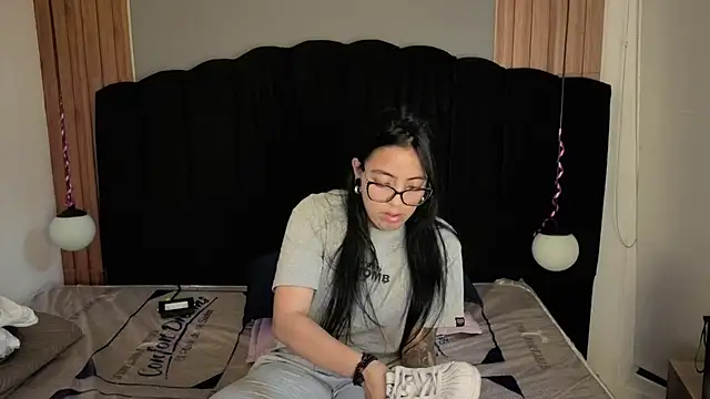 Živá chatovací místnost LiaMonroee_