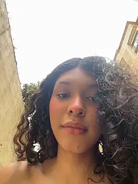 Sophiemoo_ Adlı Modelin Canlı Sohbet Odası