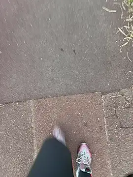 Živá chatovací místnost dzbenn