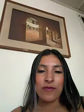 Cami_Leon2 Adlı Modelin Canlı Sohbet Odası