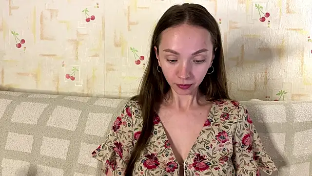 AdriannaBill Adlı Modelin Canlı Sohbet Odası