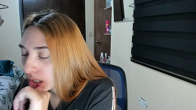 חדר צ'אט בשידור חי של Amy_Walker