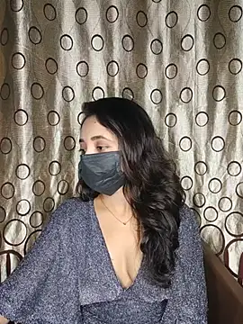 Fire_honeybee – Naživo chatovacia miestnosť