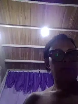 Chat soba uživo modela Xoticxenax