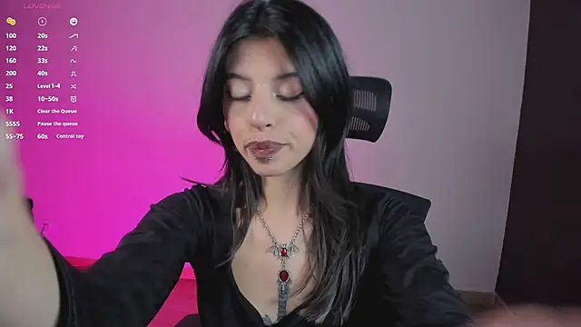 NanakoDollx's Live Chat Room