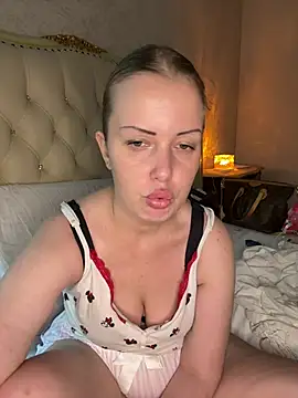 Chat soba uživo modela Piccolamonella29
