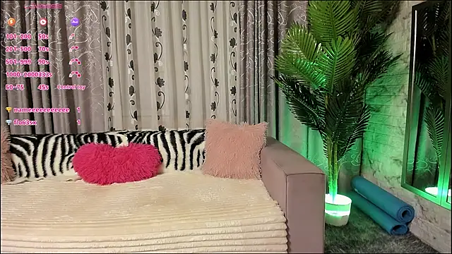 Sala de chat ao vivo de Adela26