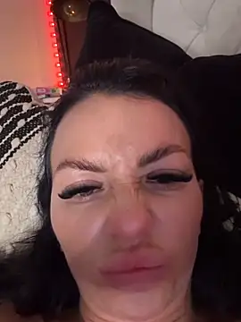 غرفة دردشة BELLABLACKXUK المباشرة
