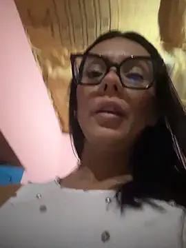 חדר צ'אט בשידור חי של SofiParma