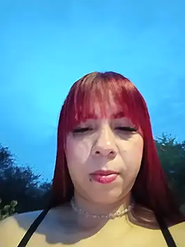 חדר צ'אט בשידור חי של KathaDanger