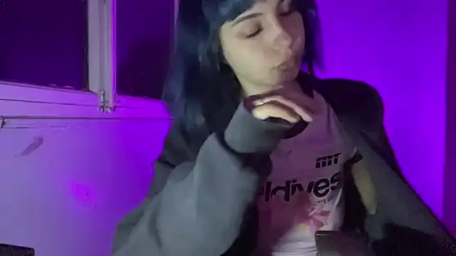 SuccubKira Cameră chat live