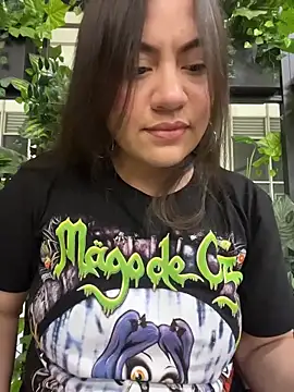 Iam__Cristal's Live Chat Room