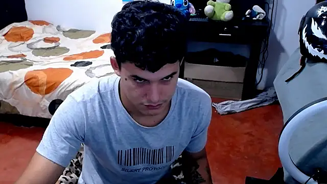freddy_romas' Live Chat Room