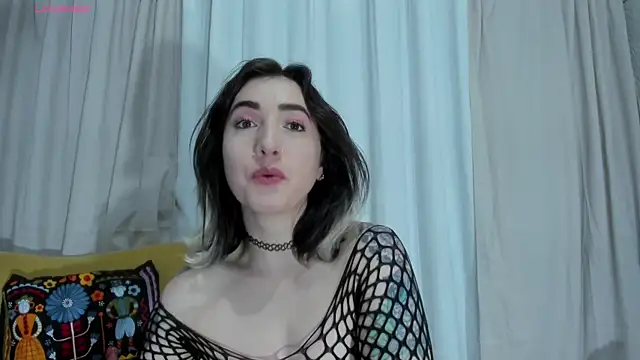 carly_grasso's Live Chat Room
