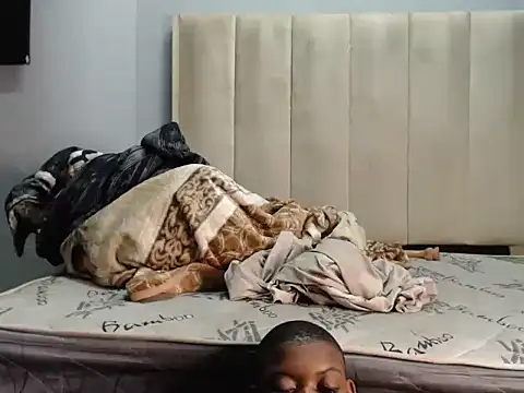 חדר צ'אט בשידור חי של QueenZara_202