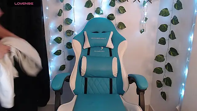Nika_1_ Live Chatraum