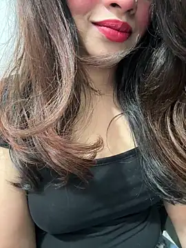 חדר צ'אט בשידור חי של Yours_riya11