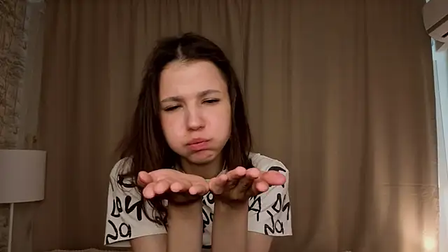 SheliaBinkley's Live Chat Room