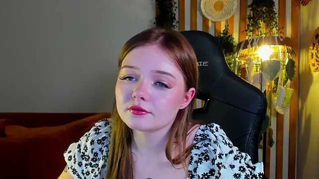 Sala de chat en directo de ElinaVale