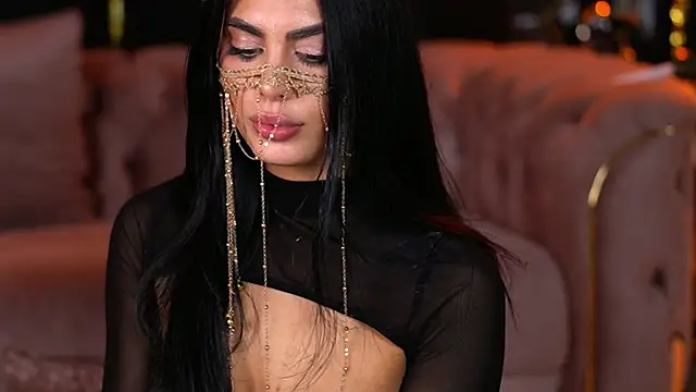 RavennaDArcy Adlı Modelin Canlı Sohbet Odası