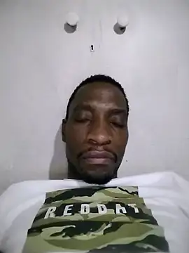 Živá chatovací místnost Hornymaster111