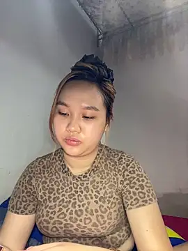 Almira6868's Live Chat Room