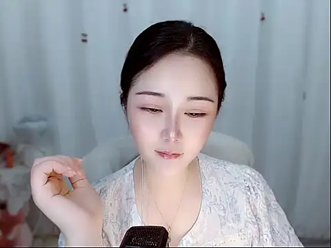 Amy-cnbaby's Live Chat Room