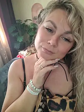 candy_queeen লাইভ চ্যাট রুম