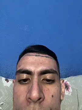 00LONDON Live Chatraum