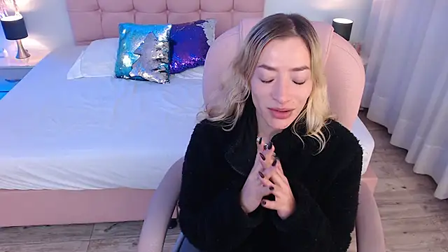 zoe_jones13 Adlı Modelin Canlı Sohbet Odası