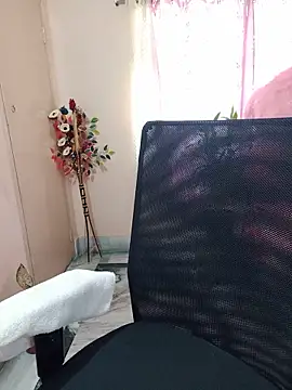 Pokój czatu na żywo – Lovely-Lina7