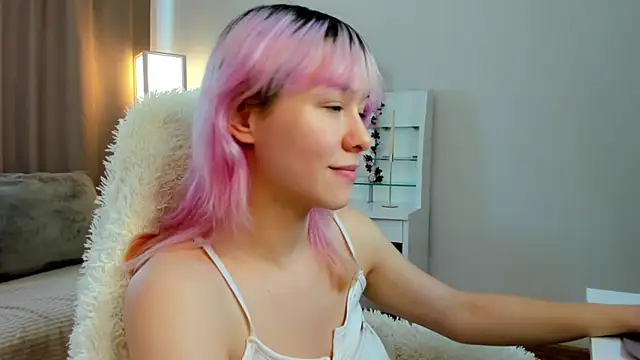 EmilyTrase élő chatszobája