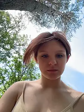 NinaParri чат на живо