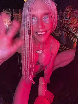 1NikiVegas 现场聊天室