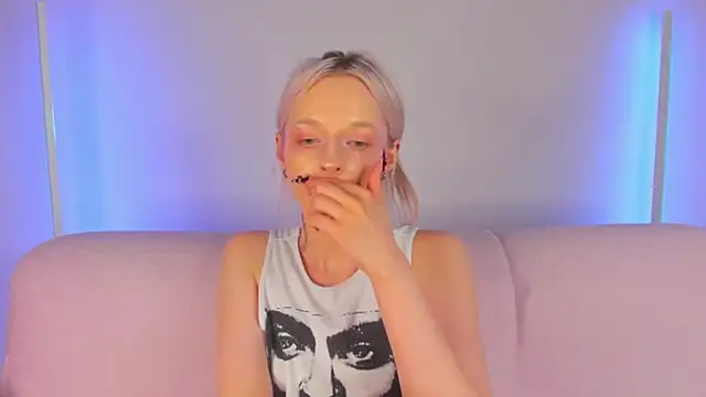 AlessaKiss' Live Chat Room