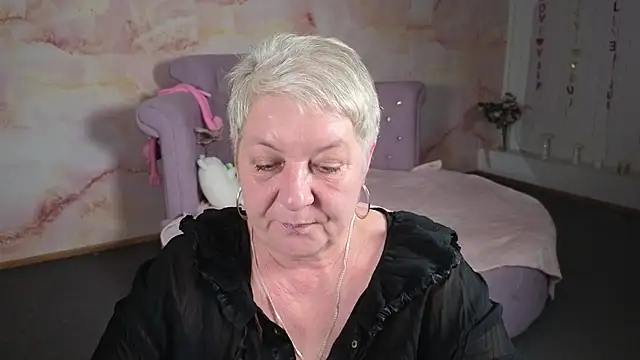 Poppy_Pulsen Live chat-huone