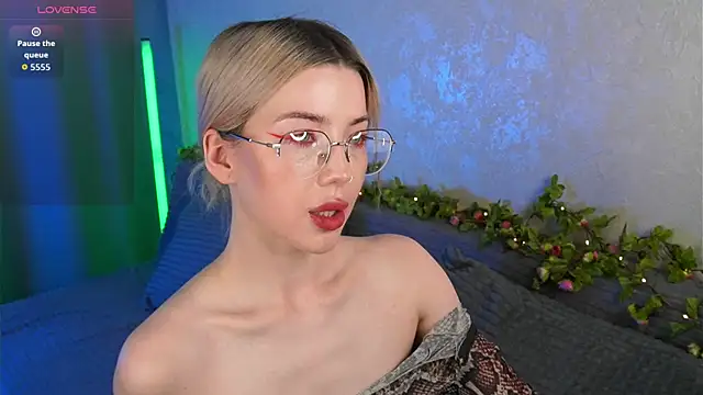 LindaThackerr – live chatrum
