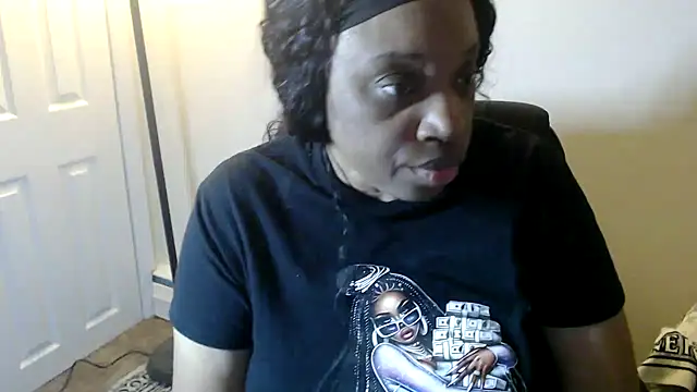 Sexymona1218's Live Chat Room