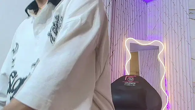 Chat soba uživo modela Spark_tay