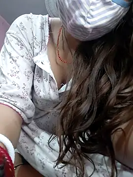 غرفة دردشة HotyNishakaur المباشرة