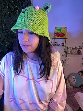 Eymmy_24's Live Chat Room