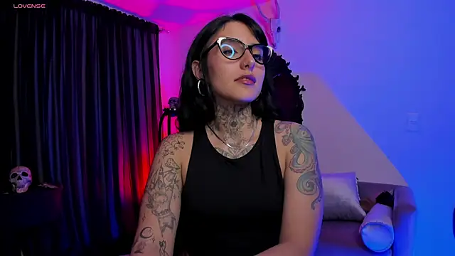 nasty_aliice1's Live Chat Room