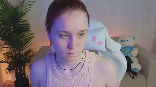 SweetieBlush's Live Chat Room