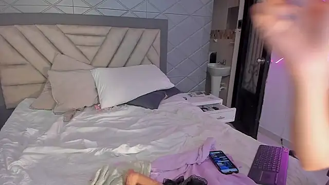 RavennDark Cameră chat live