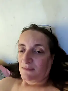 חדר צ'אט בשידור חי של Ulyana396