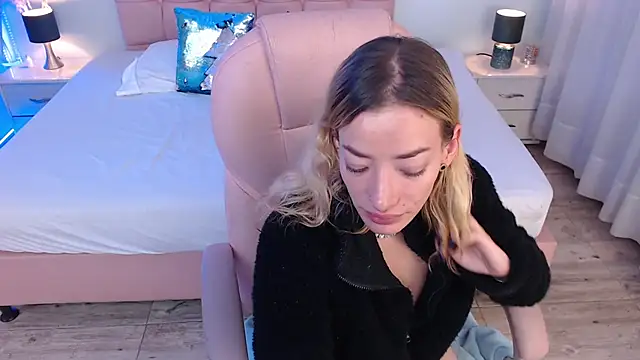 zoe_jones13 Adlı Modelin Canlı Sohbet Odası