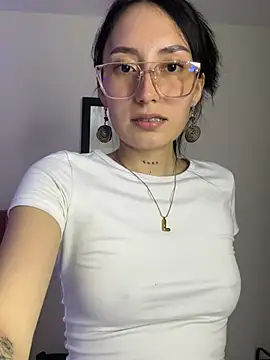 חדר צ'אט בשידור חי של Lis_peach