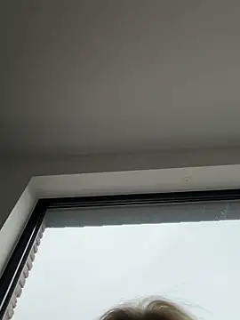 חדר צ'אט בשידור חי של Hornyblond_Bella