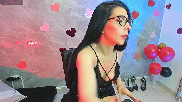 adellelennoxx чат на живо