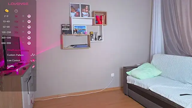 Emmi_crystal Adlı Modelin Canlı Sohbet Odası